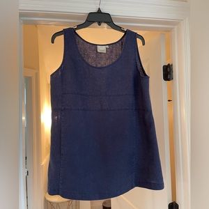 Lantana sleeveless linen top. Size L Navy
